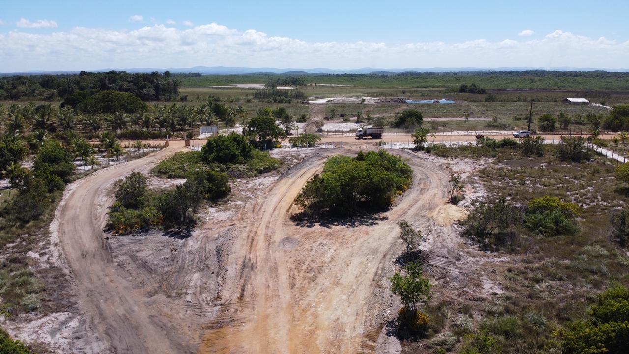 Terreno e terraplenagem do empreendimento